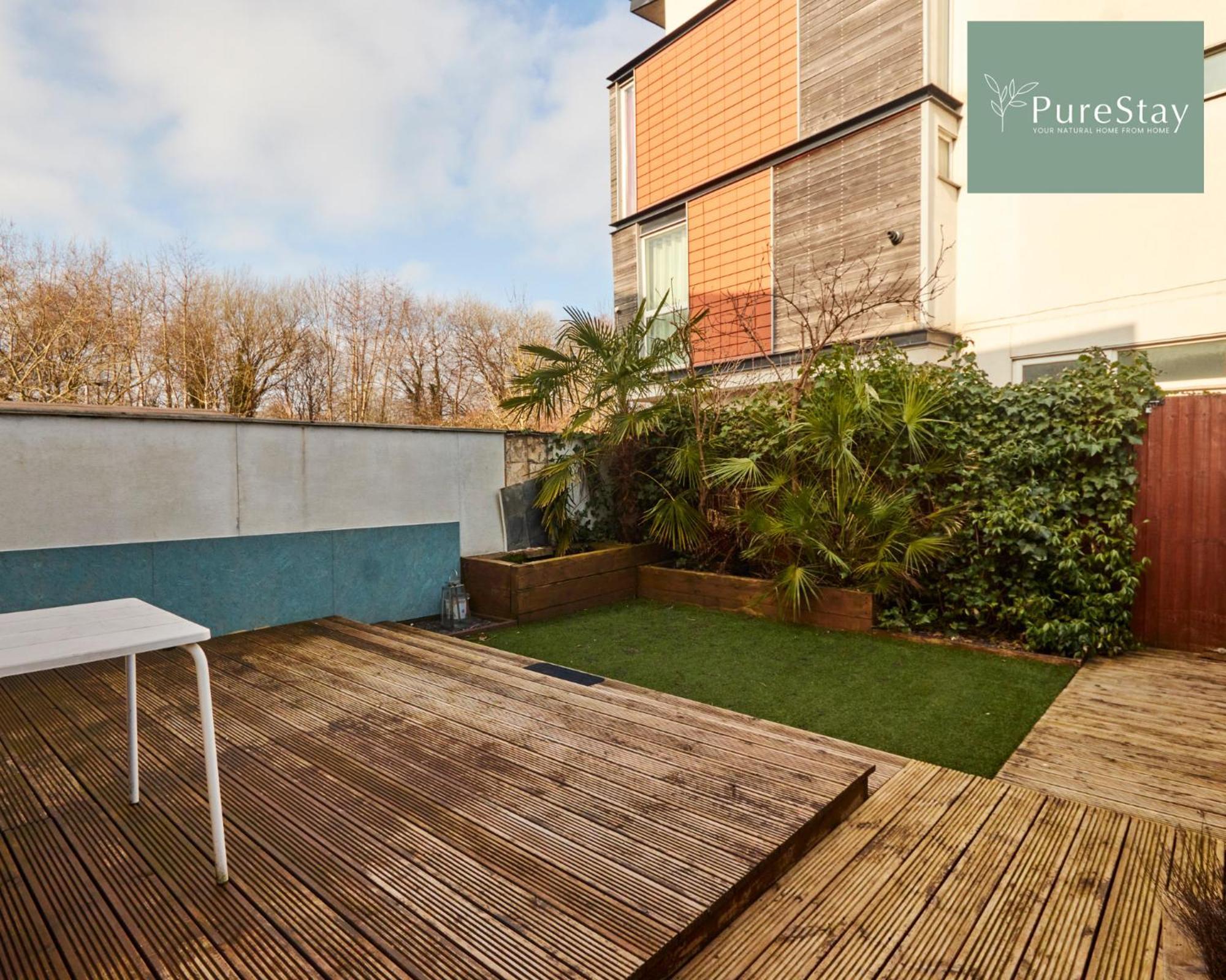 Superb House Manchester Near Etihad With Free Parking Sleeps 8 Dış mekan fotoğraf