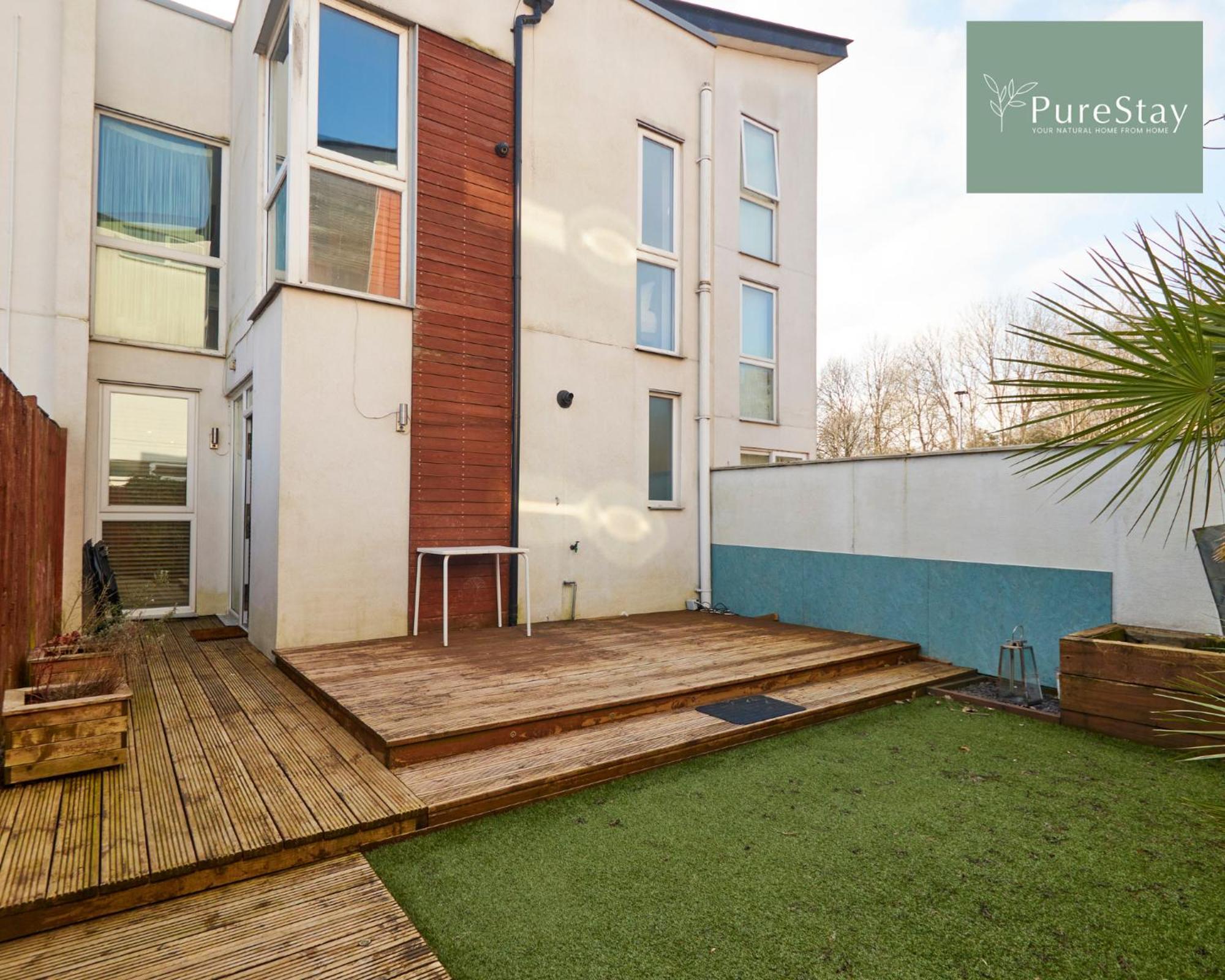 Superb House Manchester Near Etihad With Free Parking Sleeps 8 Dış mekan fotoğraf