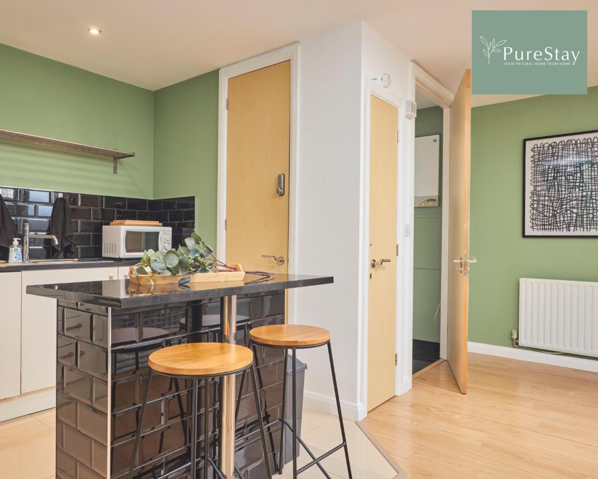 Superb House Manchester Near Etihad With Free Parking Sleeps 8 Dış mekan fotoğraf