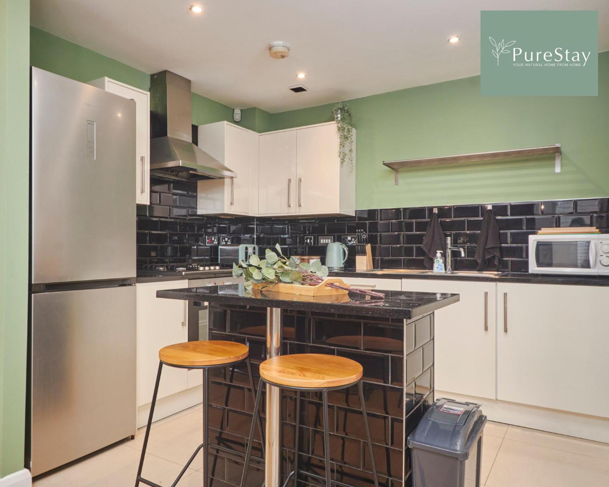 Superb House Manchester Near Etihad With Free Parking Sleeps 8 Dış mekan fotoğraf