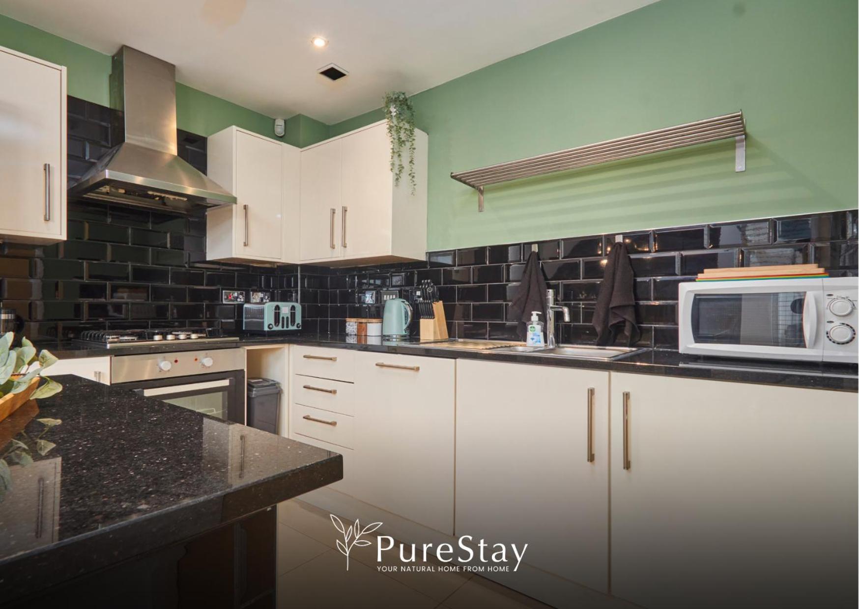 Superb House Manchester Near Etihad With Free Parking Sleeps 8 Dış mekan fotoğraf